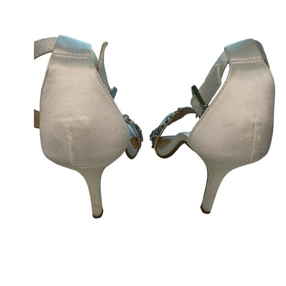 Betsey Johnson Gina White Satin Stiletto Heels Women’s 5B Beaded Ankle Strap GUC - Picture 5 of 7